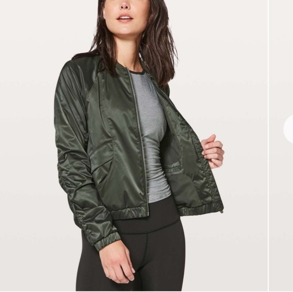 ❤️ Lululemon Above The Clouds Jacket in Evergreen Size 6 - Picture 12 of 12